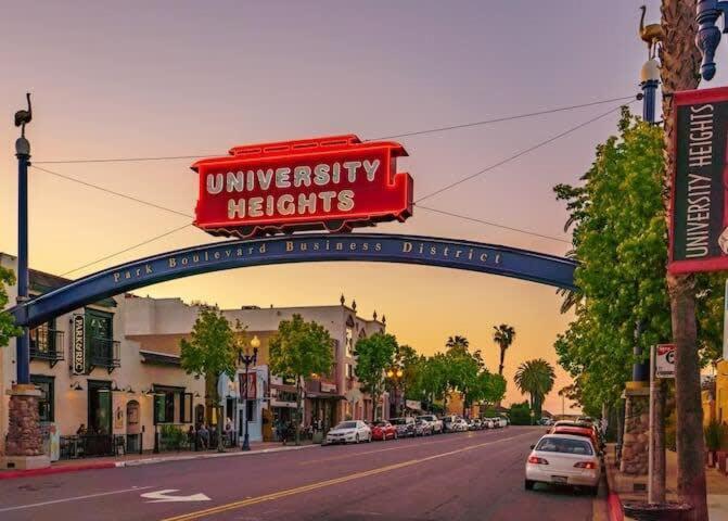 Professionals-Restaurants-Fastwifi-A C-Desk- Pets Apartment San Diego Exterior photo