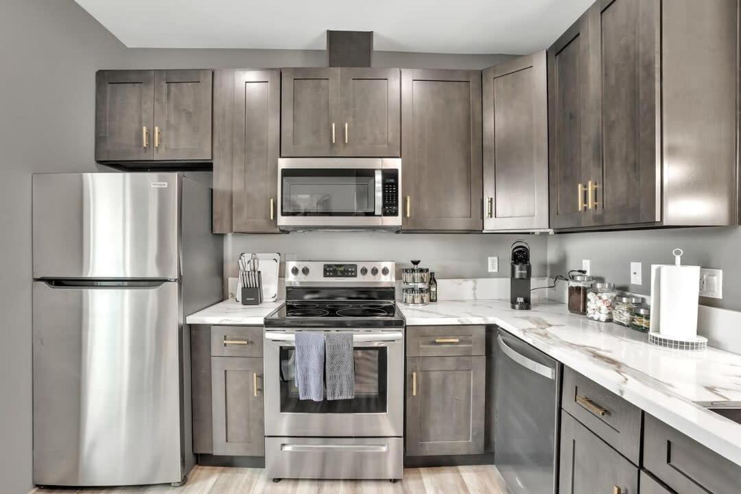 Professionals-Restaurants-Fastwifi-A C-Desk- Pets Apartment San Diego Exterior photo