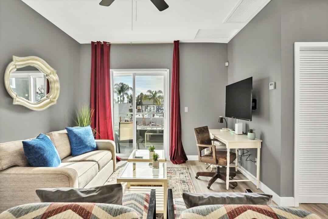 Professionals-Restaurants-Fastwifi-A C-Desk- Pets Apartment San Diego Exterior photo